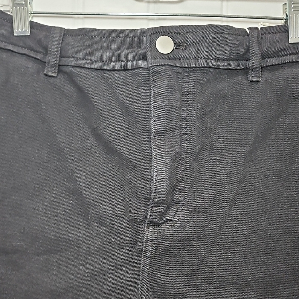 Everlane The Utility Short - See Description/Measurements - Picture 3 of 10